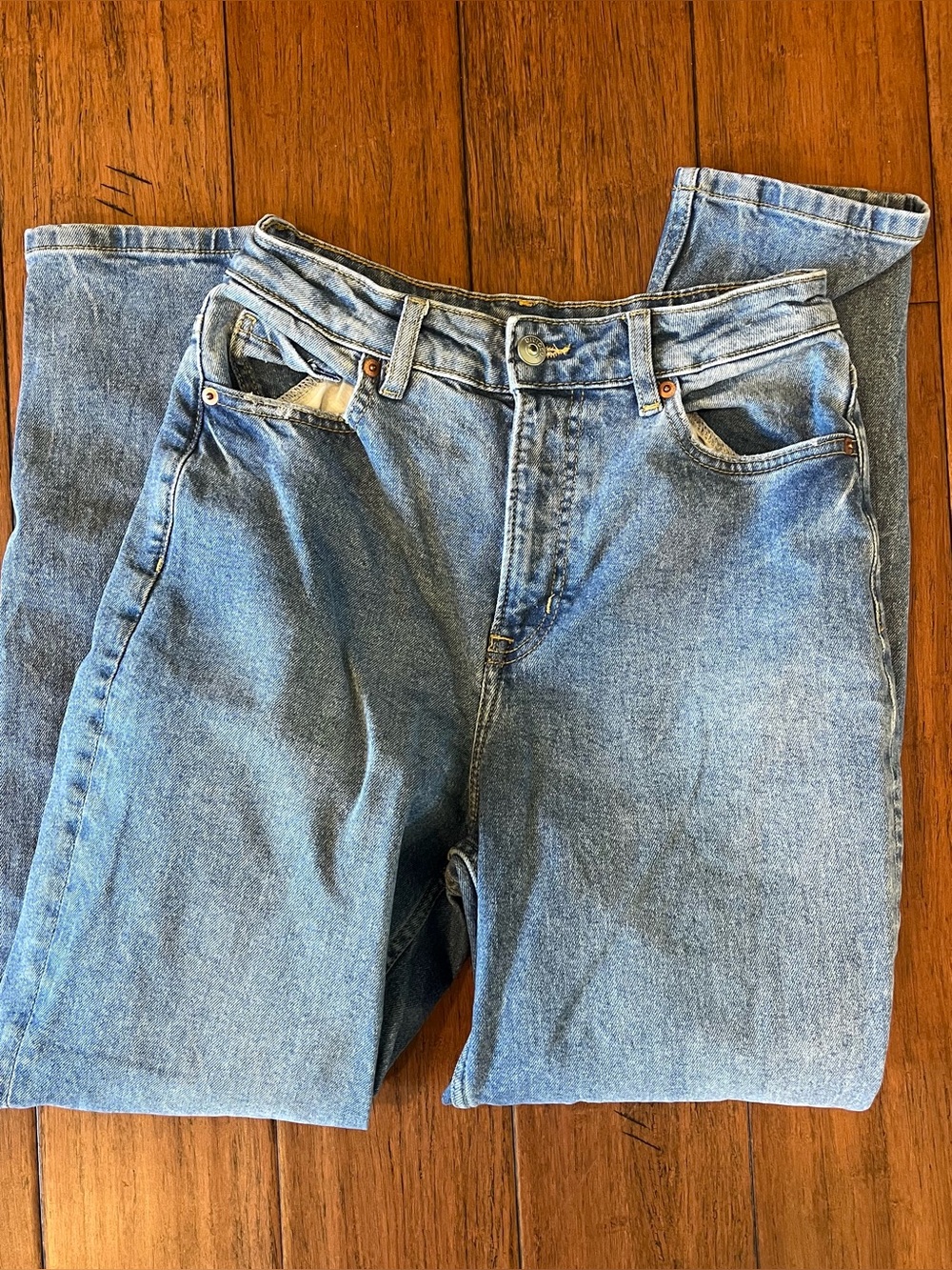 H&M High Rise Straight Jeans - Picture 2 of 10